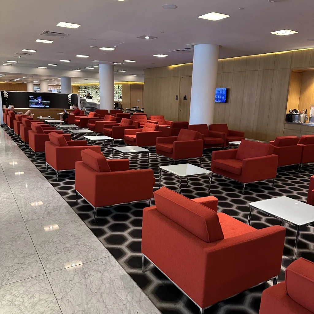 Japan Airlines first class passengers are eligible to use the Qantas first class lounge at LAX
