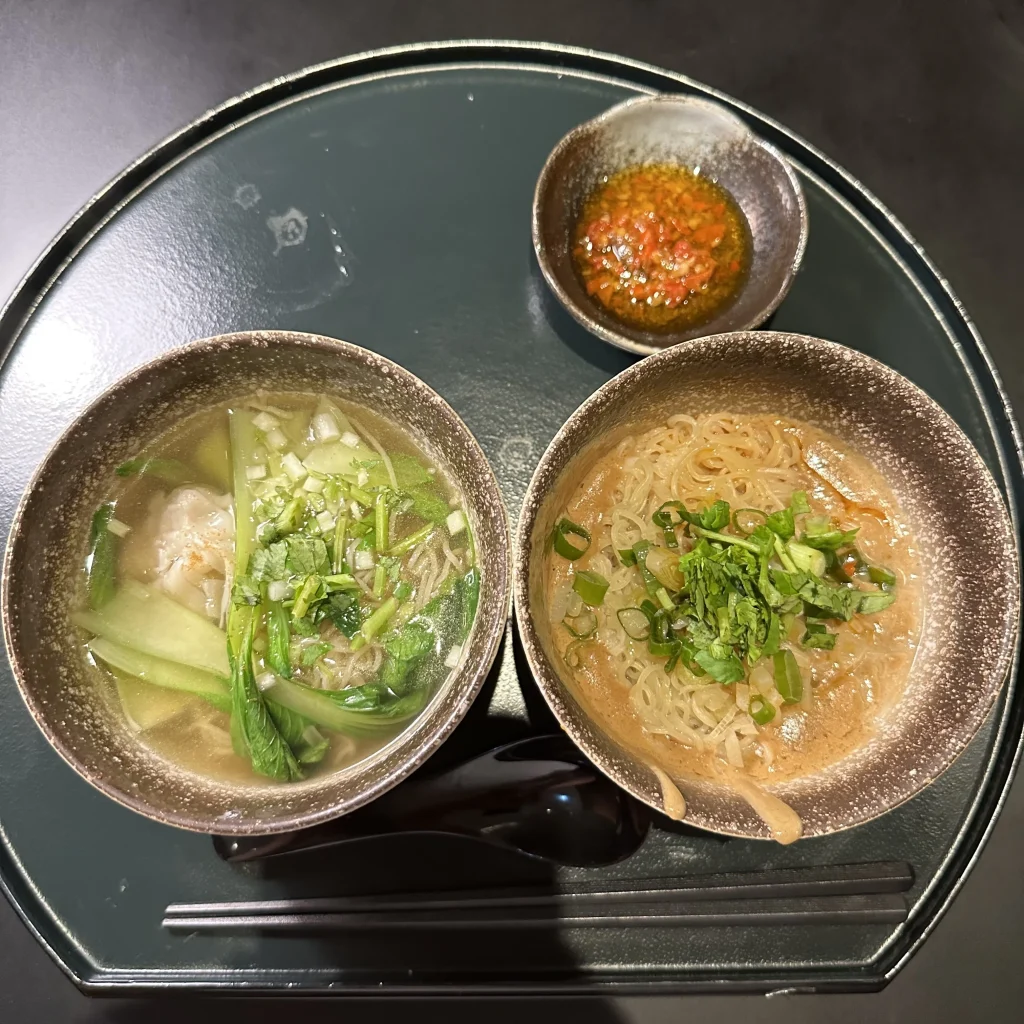 The Cathay Pacific Business Class Lounge at Taoyuan International Airport serves wonton noodle soup and dan dan noodles