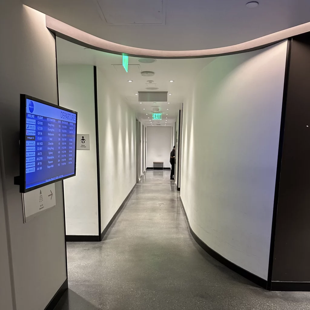 The OneWorld Lounge at LAX has showers and bathrooms