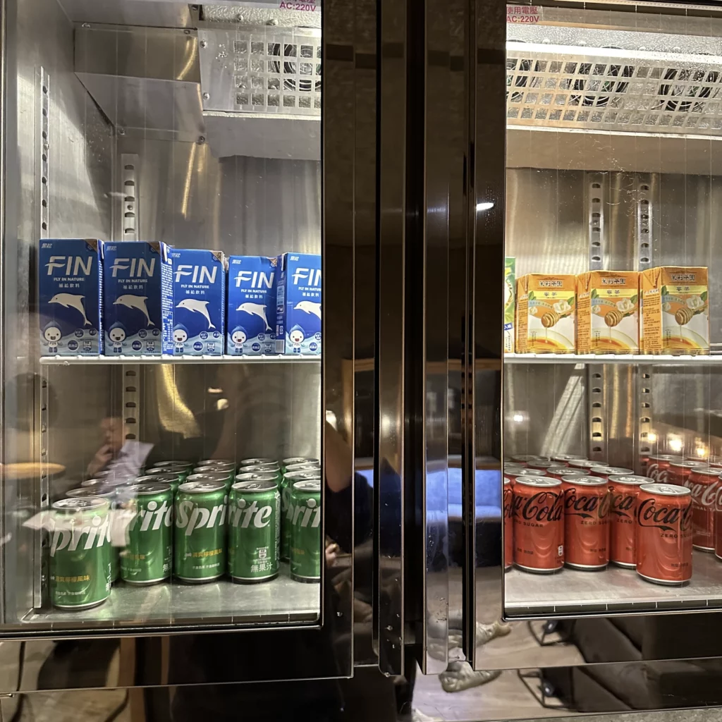 The China Airlines VIP Lounge in Terminal 1 of Taoyuan International Airport has a mini refrigerator with various drinks
