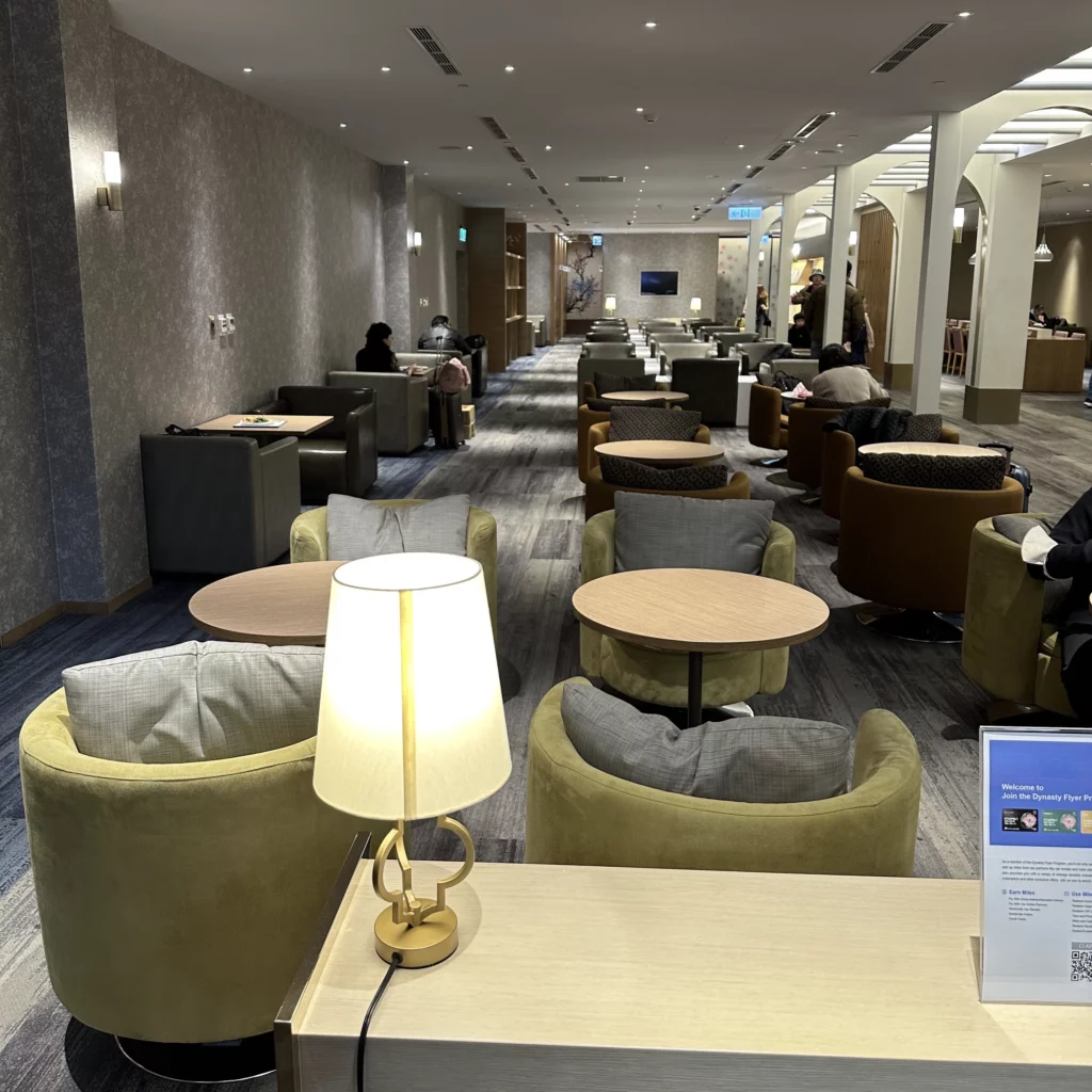 The China Airlines VIP Lounge in Terminal 2 of Taoyuan International Airport has lots of available seating