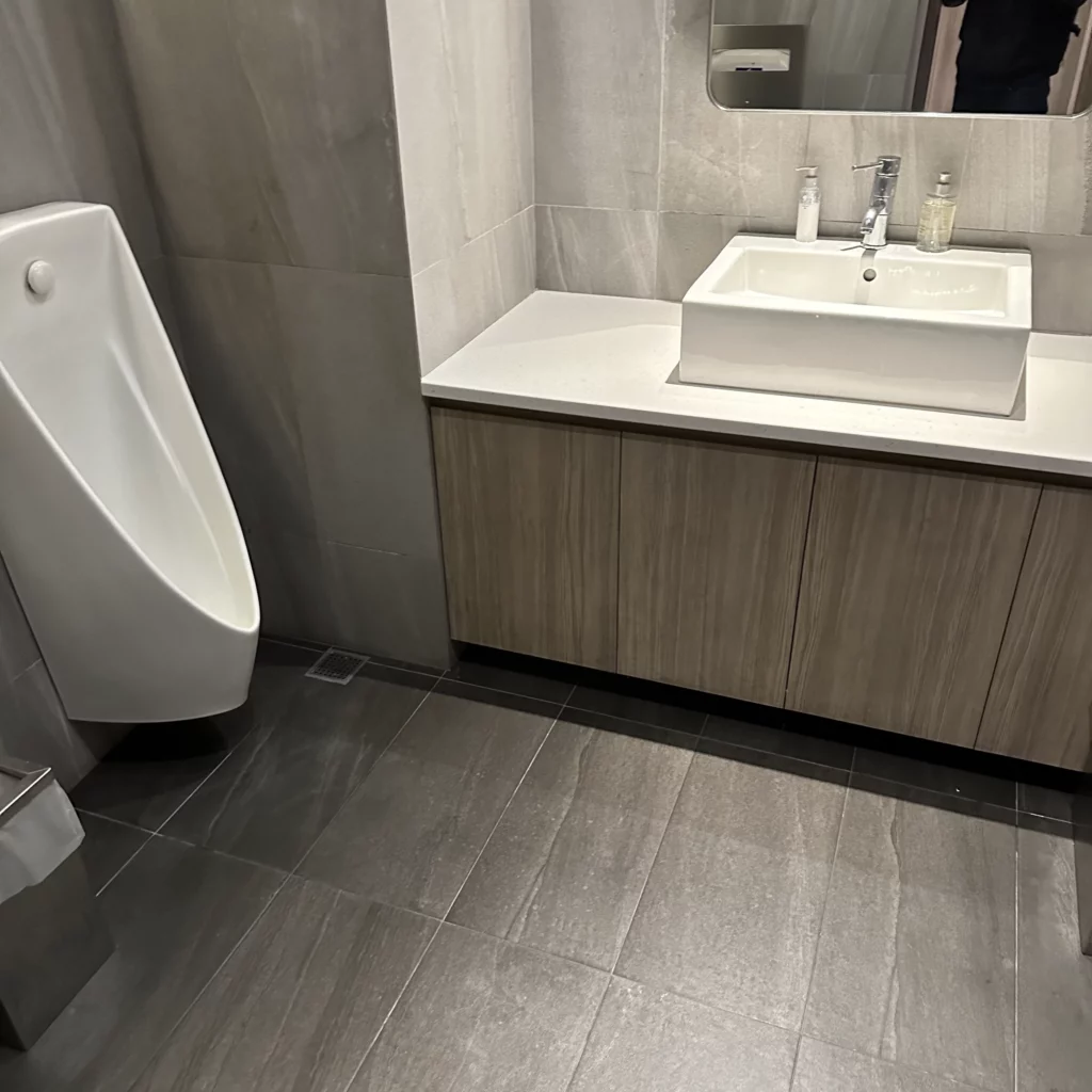 The China Airlines Dynasty Lounge has a very small bathroom