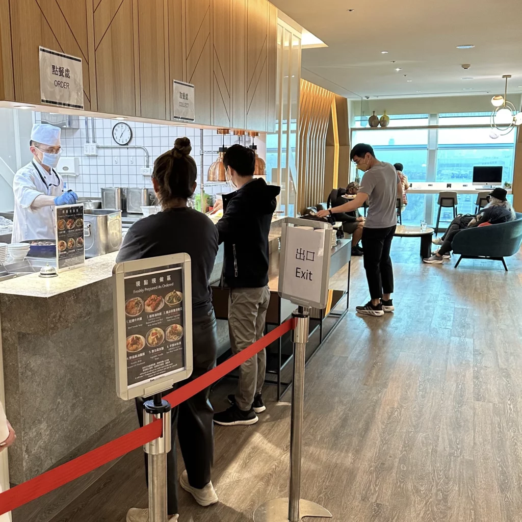 The Oriental Club Lounge at Taoyuan International Airport has a live cooking counter you can order from