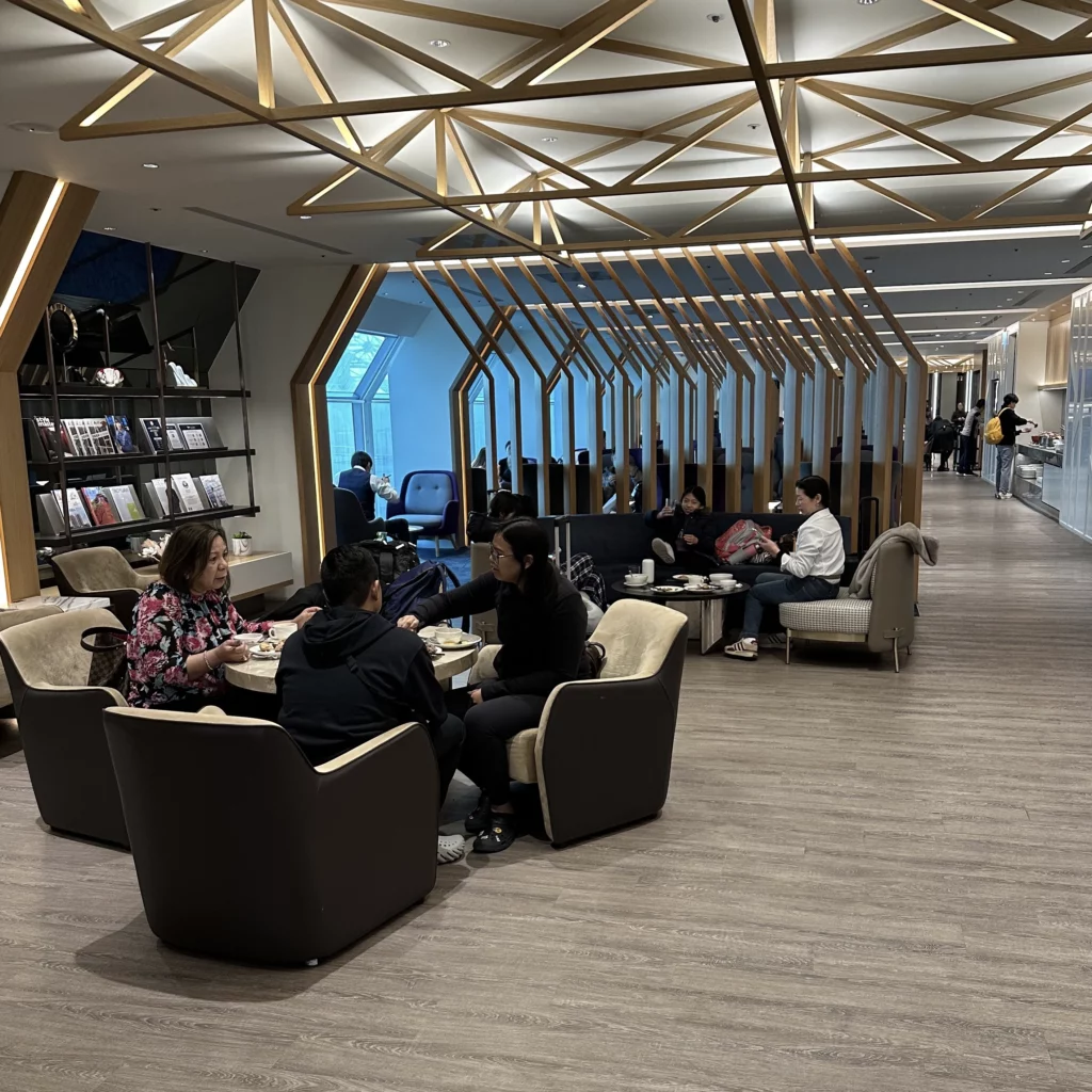 The Oriental Club Lounge at Taoyuan International Airport has lots of wooden designs