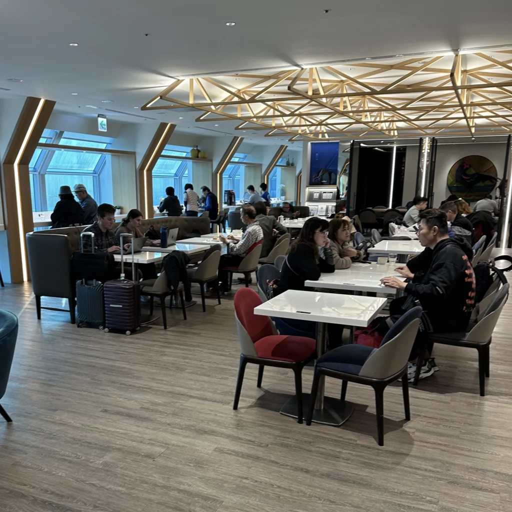 The Oriental Club Lounge at Taoyuan International Airport has a main seating area in the middle of the lounge