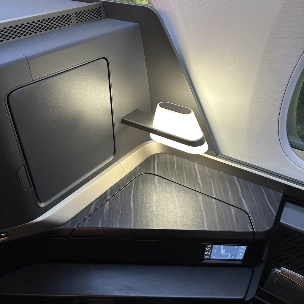 Starlux business class from Los Angeles to Taipei has personal lamps for each seat
