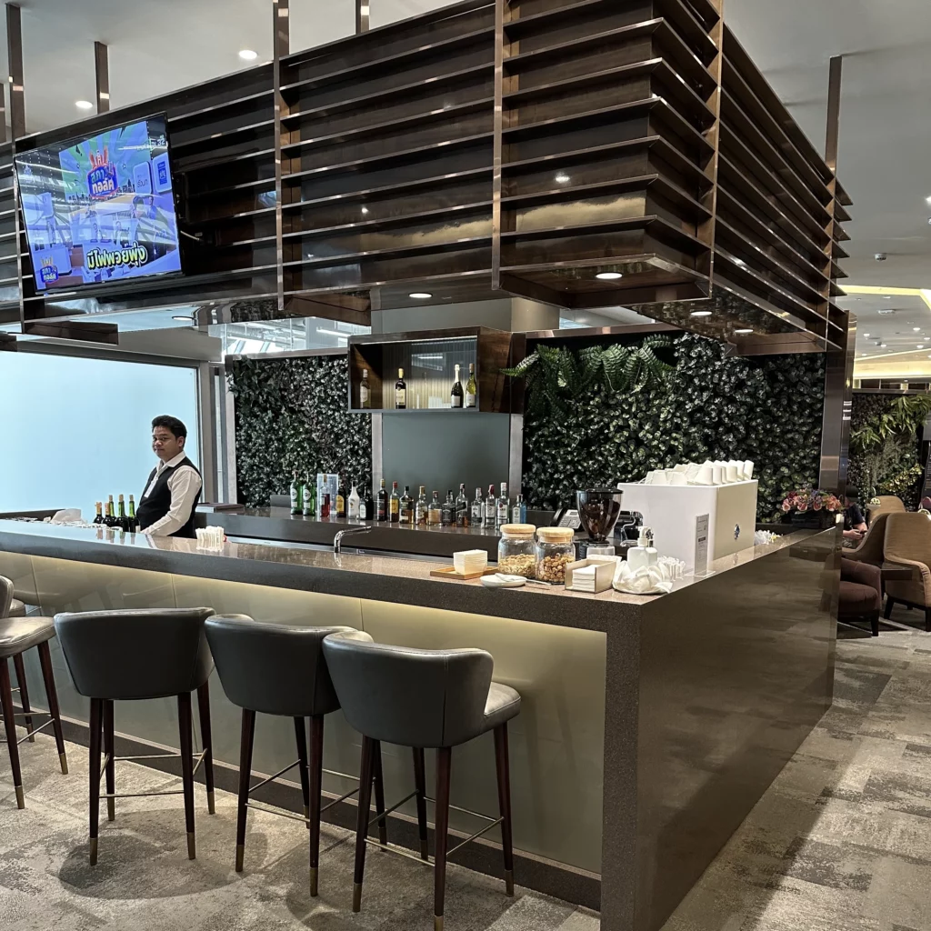 The Thai Airways Royal Orchid Prestige Business Class Lounge in Bangkok Suvarnabhumi Airport has a beverage bar where you can order alcoholic drinks and coffee drinks
