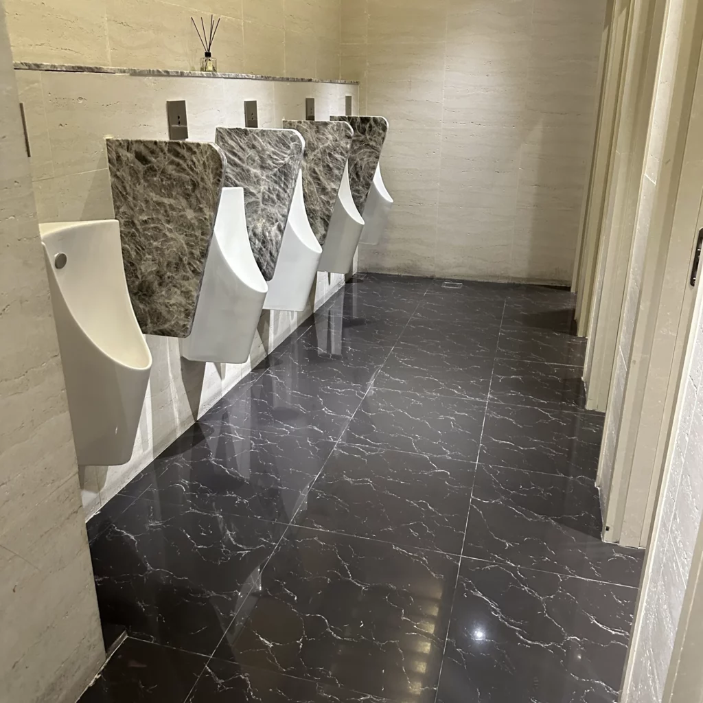 The Thai Airways Royal Orchid Prestige Business Class Lounge in Bangkok Suvarnabhumi Airport has clean bathrooms
