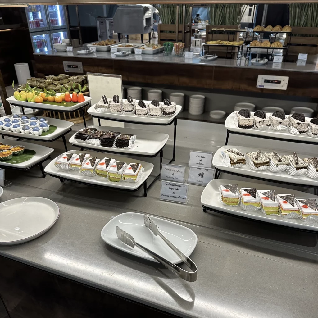 The Thai Airways Royal Orchid Prestige Business Class Lounge in Bangkok Suvarnabhumi Airport has lots of cakes